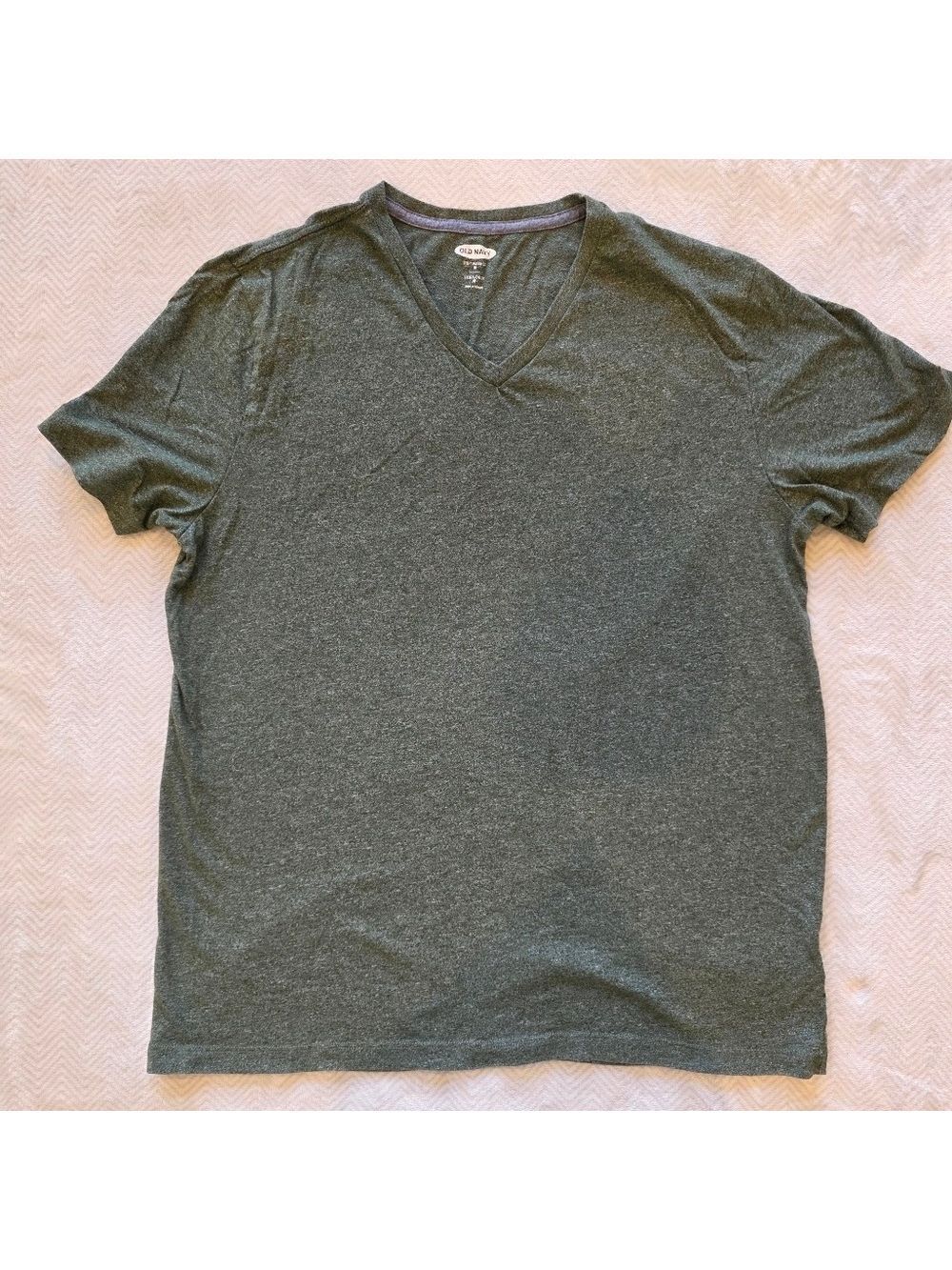 💥4 for $25💥 Old Navy Heathered Green Soft Washed V-Neck T-Shirt